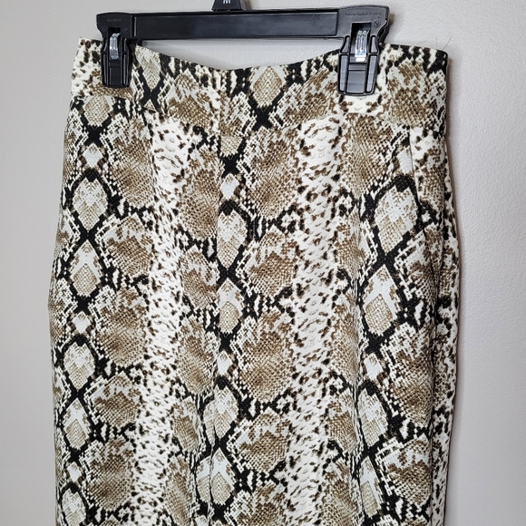 Wide Leg High Rise Animal Print Pants Size 4 Petite - Picture 3 of 5